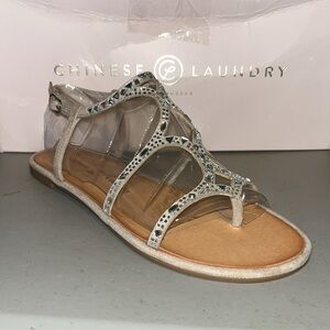 Chinese Laundry Beige Micro Suede Studded Gianna Sandal Women Size 6 Toe Loop